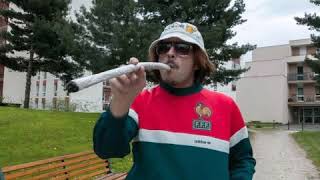 Lorenzo Fume à fond