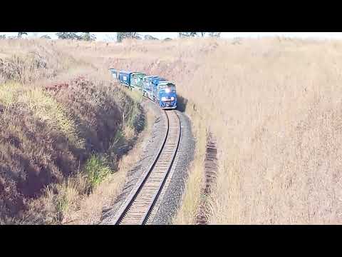  trem  passando em São Simão Goiás