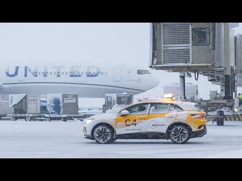Snow operations at Schiphol ❄️
