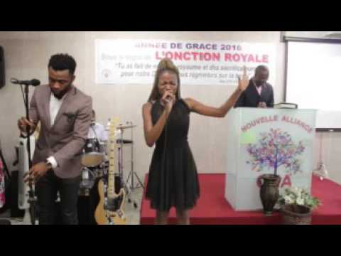 Prosterner, nous confessons tu es Dieu - Célestes Phalanges  (Montréal)