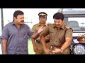 ഡാ ഇനി മാഡം വന്നിറങ്ങുമ്പോൾ നീ കണാകു�