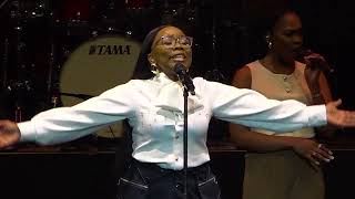 Download lagu Nontokozo Mkhize - All The Glory (Live) mp3