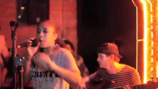 "Manchild" - LIve in Paris with The Hop