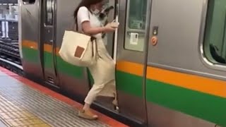 [問卦] 日本的電車司機會用車門夾人？