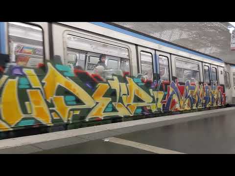 Double A Spraypaint - Graffiti Paris 2