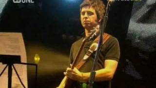 Oasis - Cigarettes &amp; Alcohol (Live Wembley 2008) (High Quality video) (HD)
