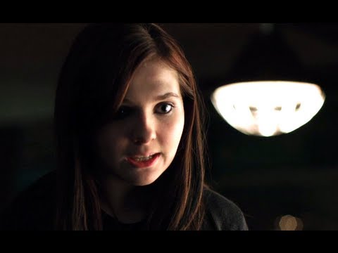afbeelding Haunter - Official Trailer (HD) Abigail Breslin