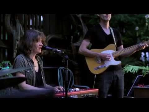 Heather Kropf - Ghost in My House (Live)