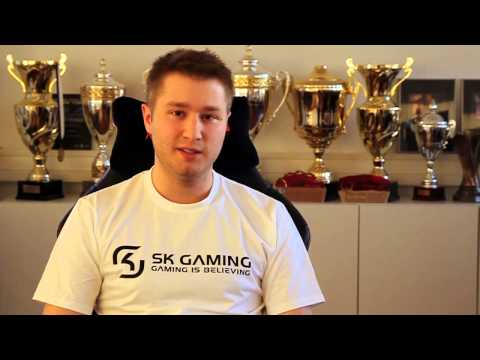 Patrick 'Nyph' Funke announcing SK Gaming's new League of Legends roster