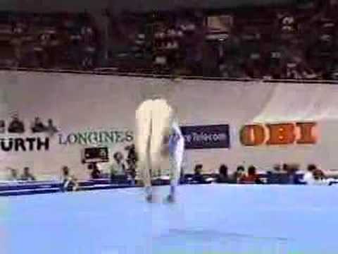 Kerri Strug - 1994 Worlds Team Finals - Floor Exercise