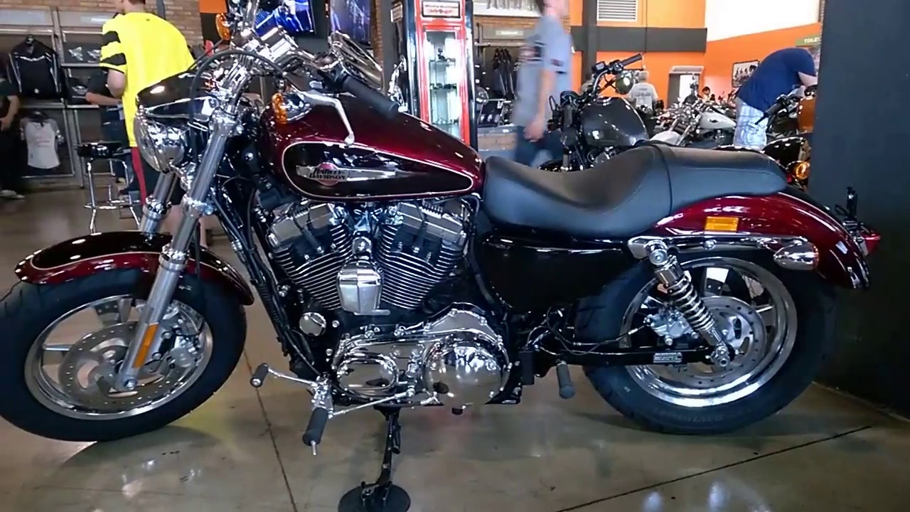 Harley Davidson - Sportster 1200 Custom 2015 - Walk Arround