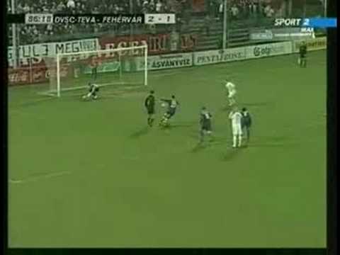 Olha o que o zagueiro fez no pênalty