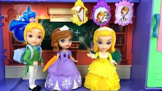 DISNEY PRINZESSINNEN FIGUREN SET MIT SOFIA DIE ERSTE CINDERELLA RAPUNZEL AURORA & ARIELLE