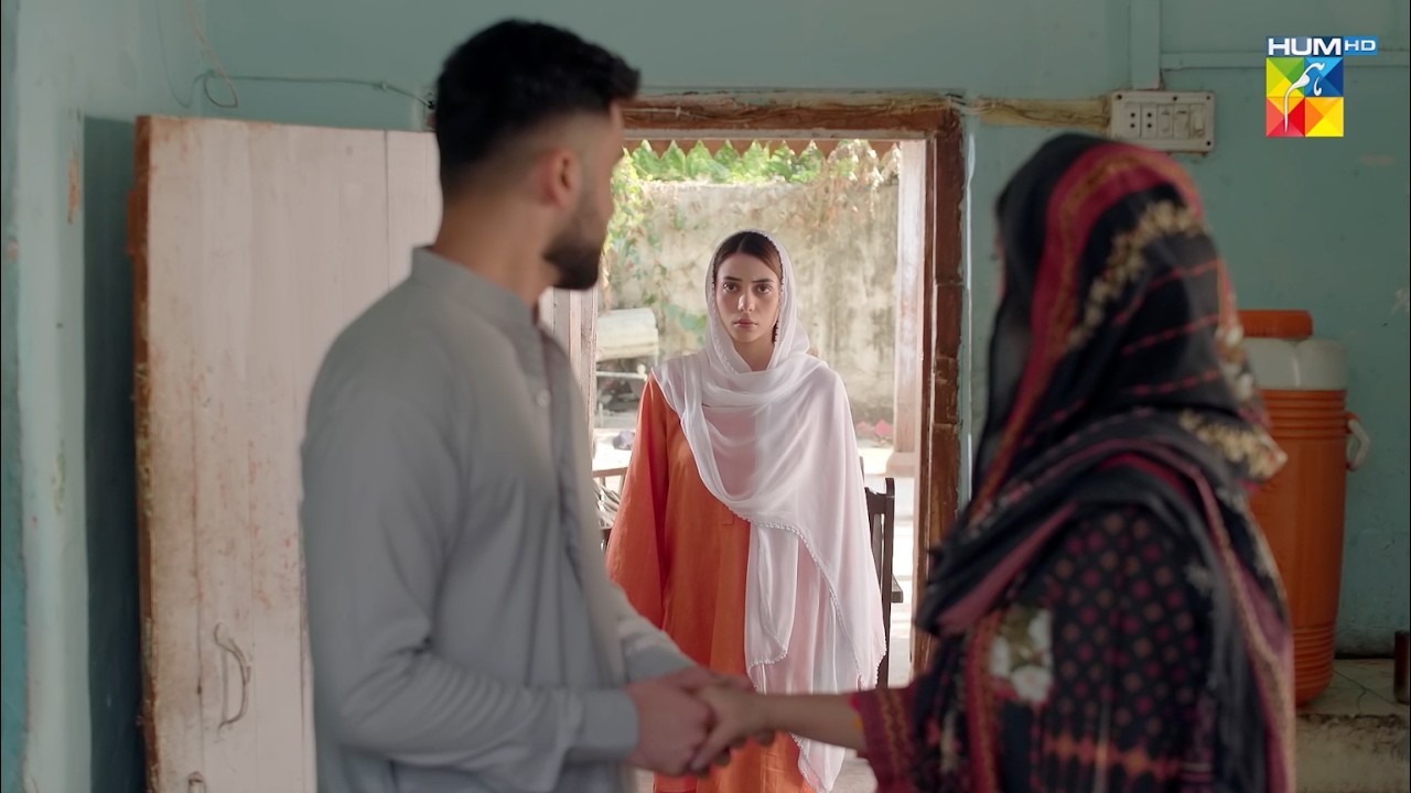 Kichen Mein Rangy Hathun Pakray Gaye...! Musafat - HUMTV