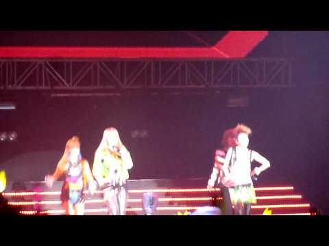 Kpop Wave Concert - 2Ne1