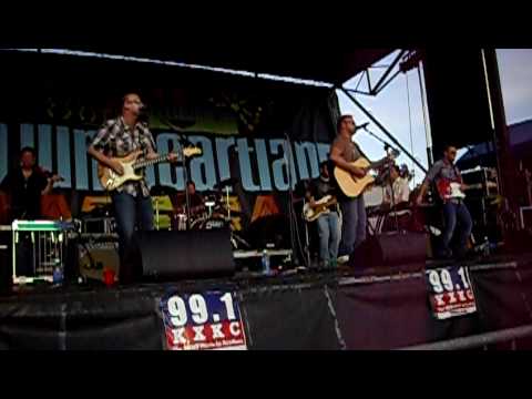 Makes Me Go La La- Williams Riley Band(Cajun Heartland State Fair 2009)