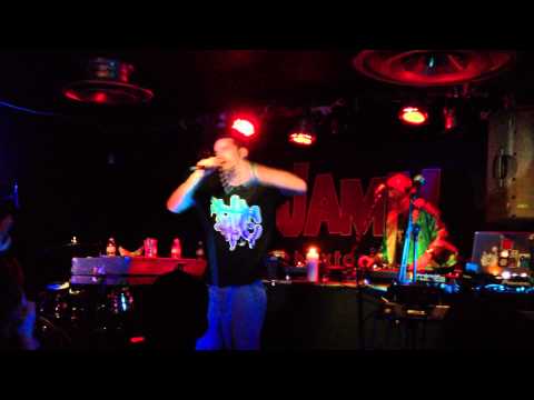 Dizraeli & DJ Downlow perform for THTC Eco clothing at Brixton Jamm