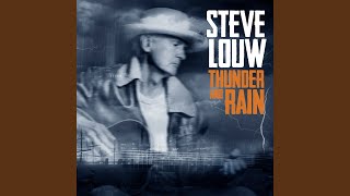 Kadr z teledysku Standing In The Rain tekst piosenki Steve Louw