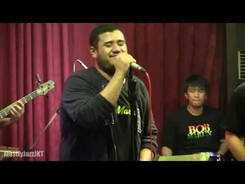Mike Mohede Tribute to Bob Marley - Redemption Song @ Mostly Jazz 30/05/14 [HD]
