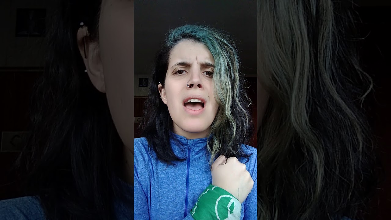 Himno feminista con el himno argentino