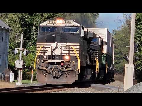 NS 4462 Leads NS 4277 NS 4920 NS 8064 on NS 27A Passing Through in Boyce VA