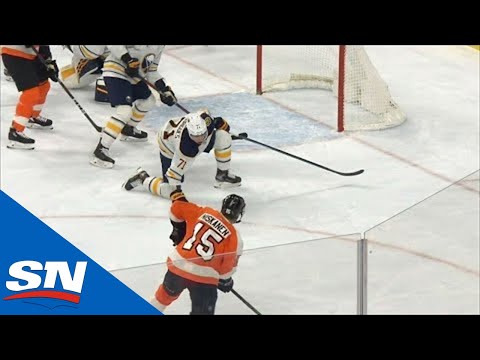 Matt Niskanen Scores Easy Goal After Beautiful Kevin Hayes Pass