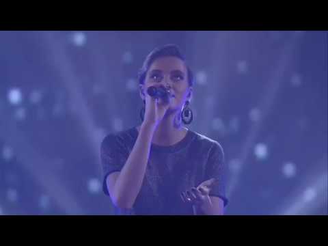 Silent Night (with Saviour King) [Live]- Hillsong Worship