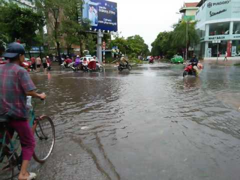Typhoon No.2 landed in Nghe An province of Vietnam 2017-EDM