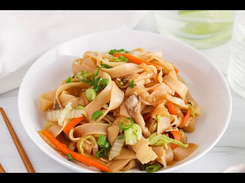 Vietnamese Stir-Fried Noodles