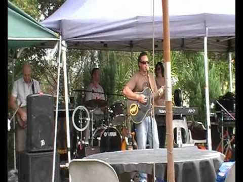 TroubleKarmaFlow at Grape Stomp 2011 (40secs)