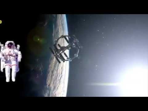 आरजे मलिष्काचं तिसरं गाण, खड्ड्यांवरून मुंबई महापालिकेचे काढले वाभाडे! VIDEO