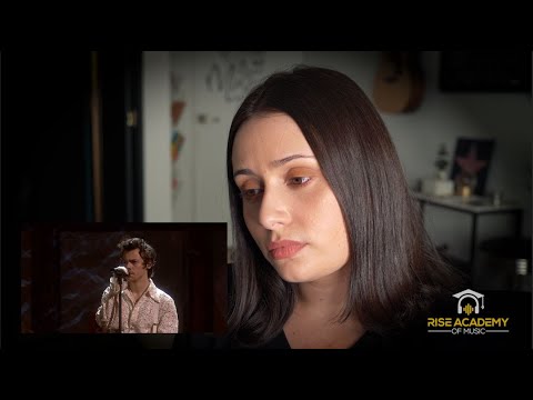 Vocal Coach Reacts to Falling LIVE by Harry Styles at the BRIT Awards 2020