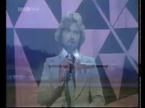 Top Of The Pops - 1974.07.15 - The Beatles - Back In The U.S.S.R.  (Ruby Flipper)