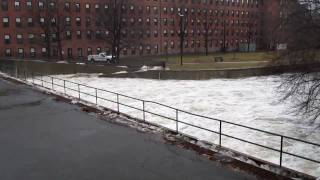 preview picture of video 'Waltham Flooding March 2010 1/5'