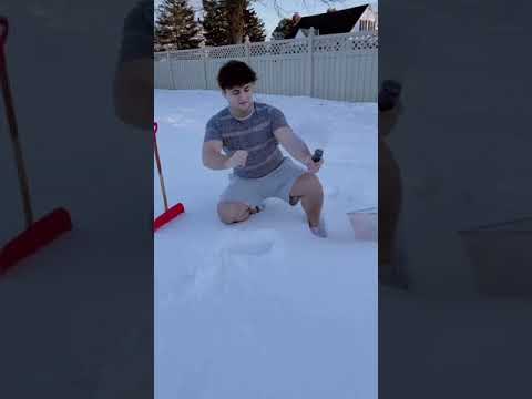 I trapped smoke in snow!! 😱 #shorts