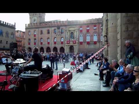 Guantanamera Germano Bonaveri for ANPI 25 Aprile 2013 Bologna Piazza Maggiore y MVaccari