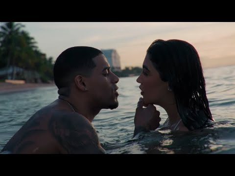 Michael Flores x Dani Barranco - Agüita de coco 