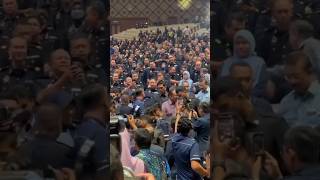 Download lagu PM Anwar Ibrahim hadiri Program Cakna MADANI YAB Perdana Menteri Bersama Agensi Penguatkuasaan #pmx mp3 Download lagu PM Anwar Ibrahim hadiri Program Cakna MADANI YAB Perdana Menteri Bersama Agensi Penguatkuasaan #pmx mp3