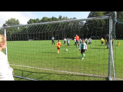 Klein stuk (einde) van Overmaas F2 tegen BZC/Zuiderpark F2