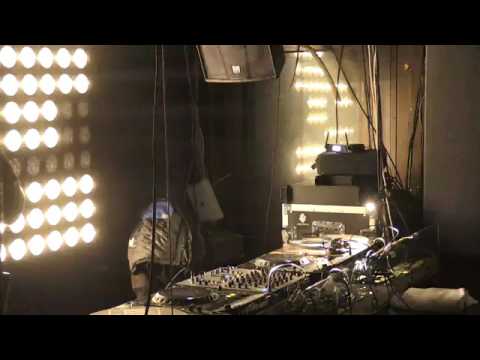 LIZZ @ THE SUNDAY BUNCH