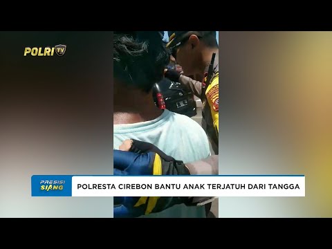 WAKAPOLRES CIREBON KOTA BANTU ANAK TERJATUH DARI TANGGA KETIKA ACARA GREBEK SYAWAL