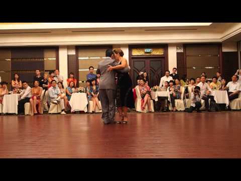 Jonatan Aguero y Vivian Yeh 1/2 @ 2013 Shanghai tango festival