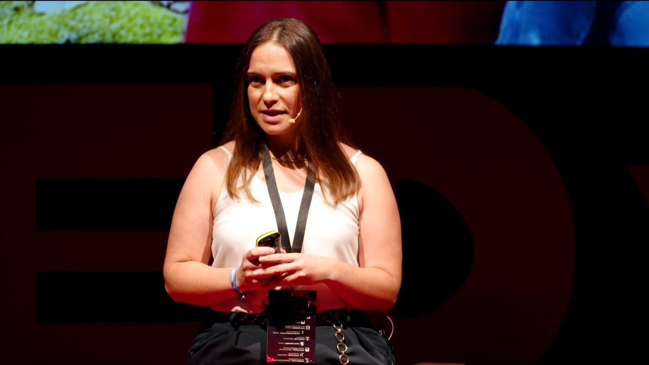 Trabalho e Felicidade combinam! | Alícia Teixeira | TEDxFunchal