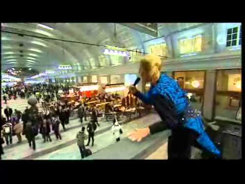 Arja Saijonmaa - Högt över havet LIVE på Stockholms Central