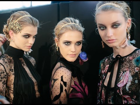 ELIE SAAB Ready-to-Wear Autumn Winter 2017-18 | Backstage
