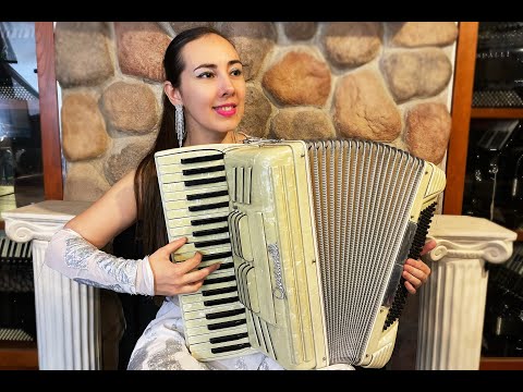 5588 - Ivory Pancordion Crucianelli Piano Accordion LMH 41 120 $1299