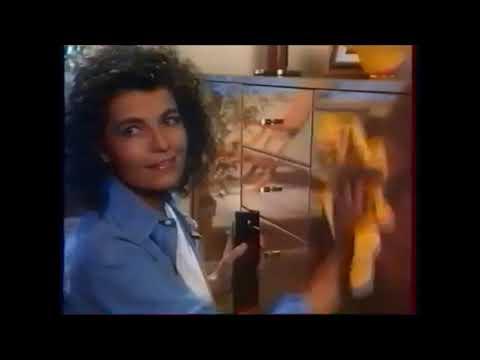 Publicité 1992 Pliz (Pourquoi c'est forcément la femme qui fait le ménage ?)