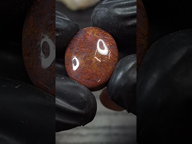 حجر عقيق طحلبي احمر طبيعي