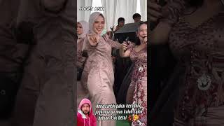 Download lagu Nona cantik pakai kerodong jogetnya ga mau kalah sama biduan asik Betol #shorts #dance #hiburan mp3 Download lagu Nona cantik pakai kerodong jogetnya ga mau kalah sama biduan asik Betol #shorts #dance #hiburan mp3