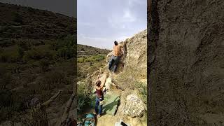 Video thumbnail de Problem 18 (Universitat), 6b+. El Cogul